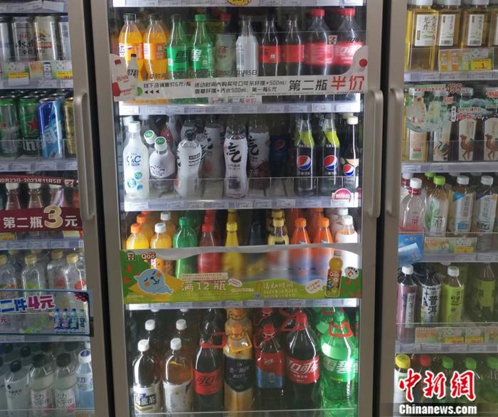 某便利店，最便宜的瓶裝飲料也在4元以上。<a target='_blank' href='/' ><p  align=