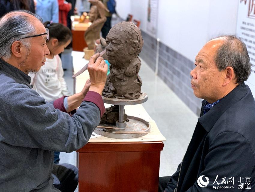 “魅力非遺，情系京西”北京地區(qū)非遺表演創(chuàng)作展開幕。人民網(wǎng) 孟竹 攝