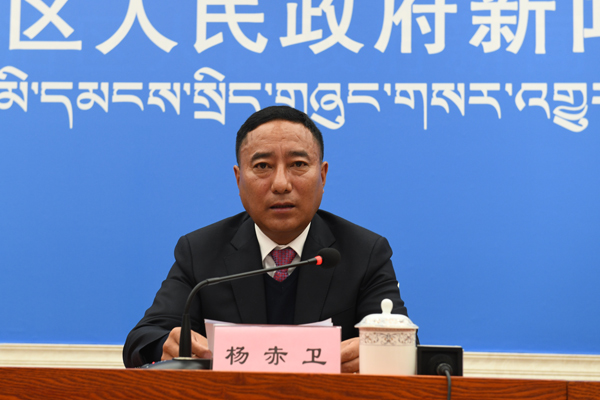 楊赤衛(wèi) 林芝市常委、政府副市長.JPG
