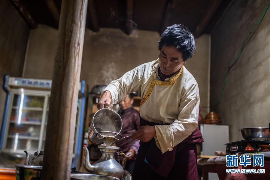 (決戰(zhàn)決勝脫貧攻堅(jiān)·聚焦三區(qū)三州·圖文互動)(3)拓展新天地——云南迪慶藏區(qū)“新產(chǎn)業(yè)”掠影