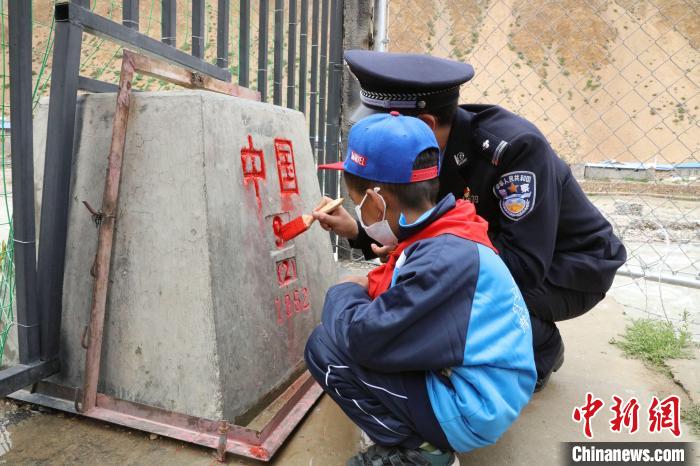 邊境上的警營(yíng)開放日感受體驗(yàn)別樣“警彩”