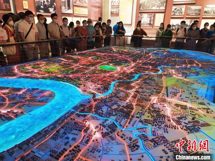 日喀則文化與旅游管理工作者上?！叭〗?jīng)”領悟生態(tài)旅游內涵