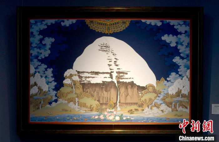 圖為5月16日，展覽中新創(chuàng)唐卡作品《岡底斯山》?！±盍?攝