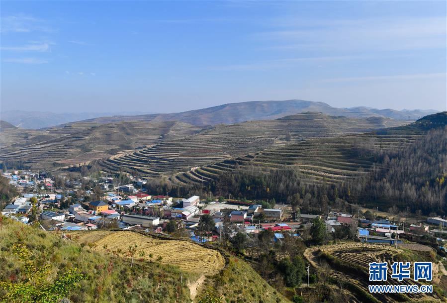 （全面建成小康社會(huì)“百城千縣萬村調(diào)研行”·圖文互動(dòng)）（1）青?？柎澹骸肮夤鞔濉钡娜A麗轉(zhuǎn)身