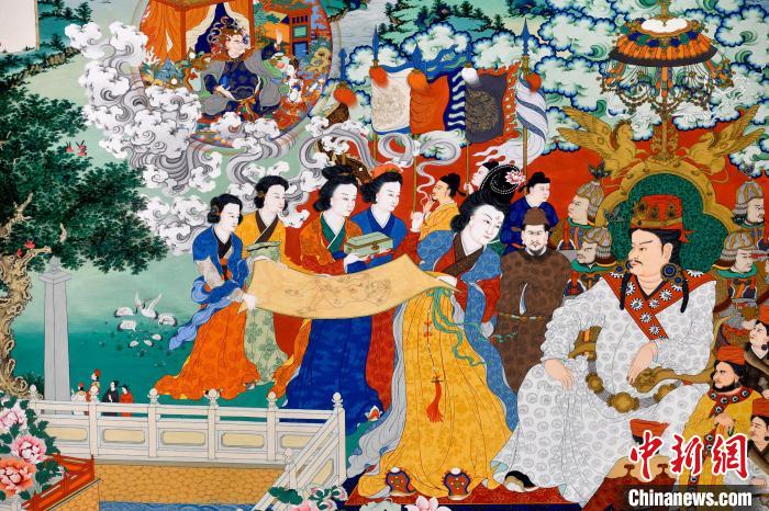 圖為5月16日，展覽中的新創(chuàng)唐卡作品(局部)。　李林 攝