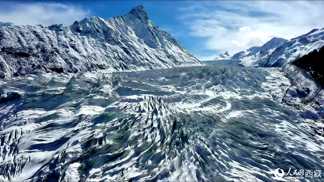 依噶冰川位于那曲市嘉黎縣尼屋鄉(xiāng)。