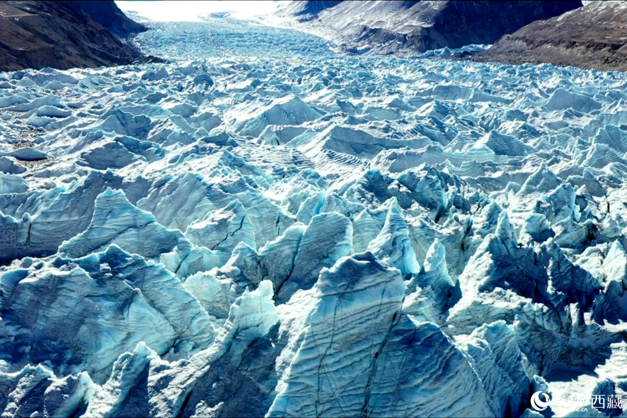 40冰川位于山南市浪卡子縣卓木拉日康雪山下。